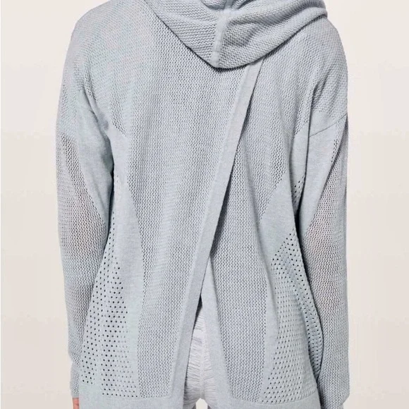 Lululemon Still Movement Wrap - Picture 2 of 8